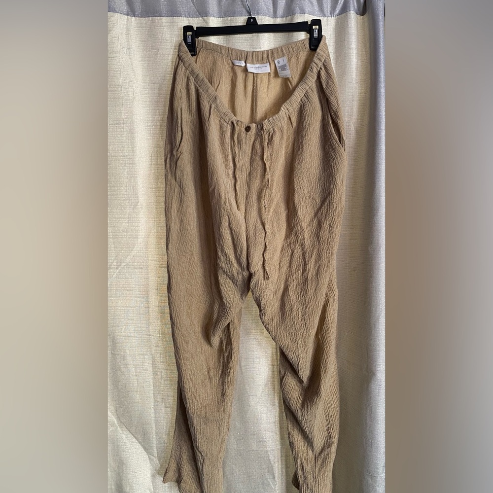 Liz Claiborne tan button up pants size large Rayon and linen material